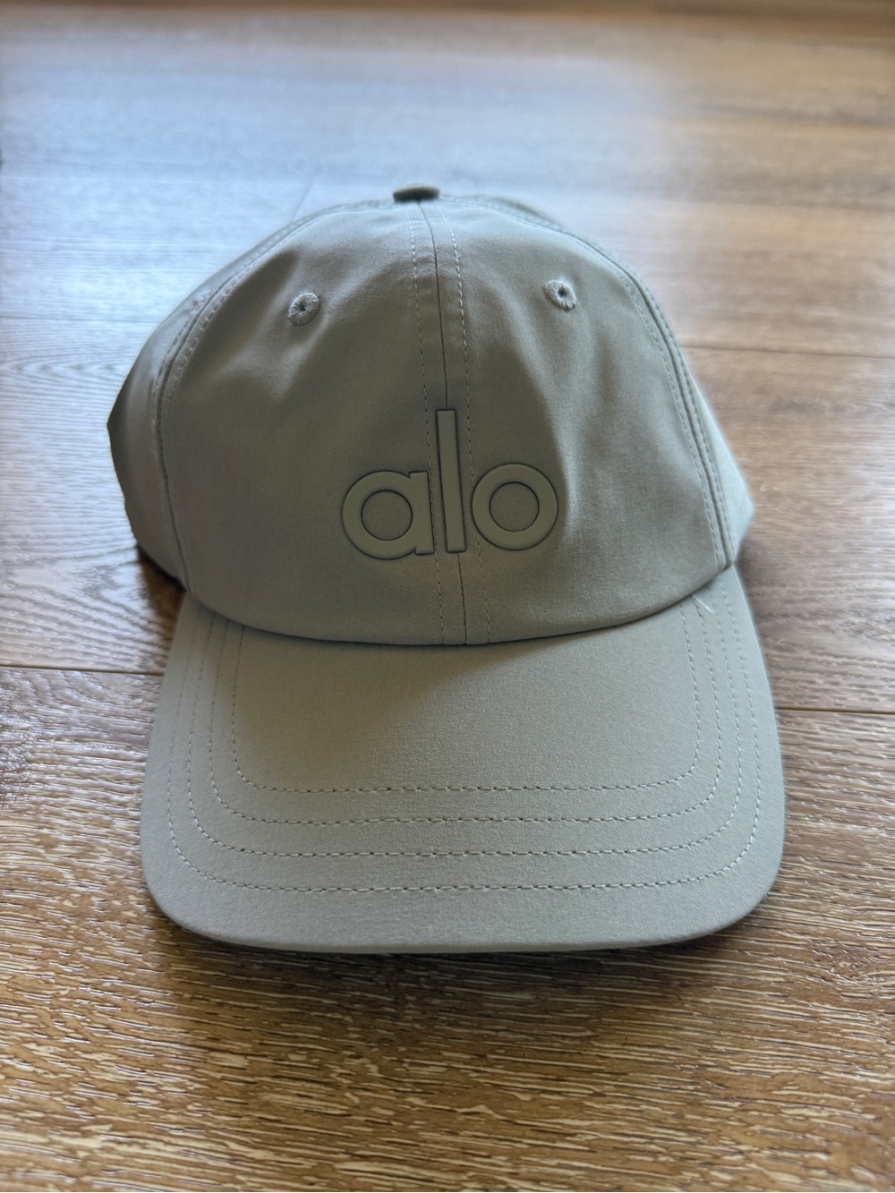 SOLD OUT EVERYWHERE Alo yoga off duty cap LUNAR GREY